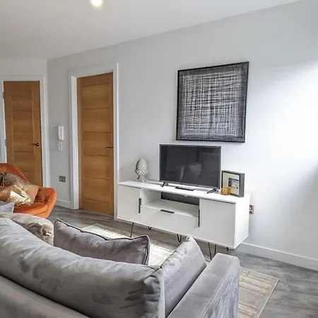 Apartment Modern 1 Bed Apt - 15 Mins To Solihull Centre